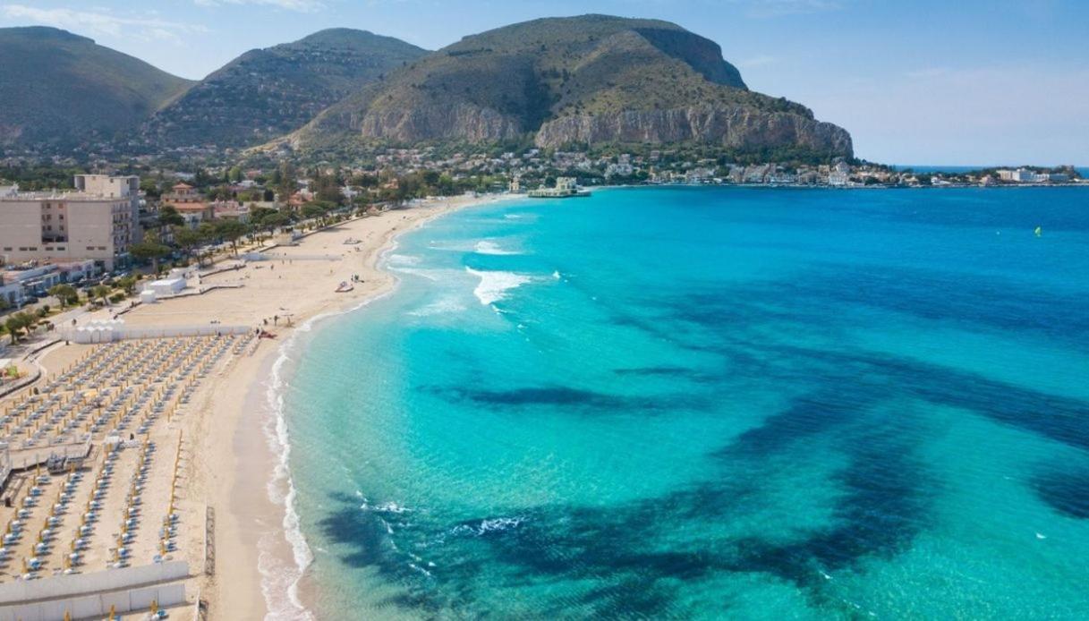 شقة Casa Viola Elegante E Sul Mare Di Mondello باليرمو المظهر الخارجي الصورة